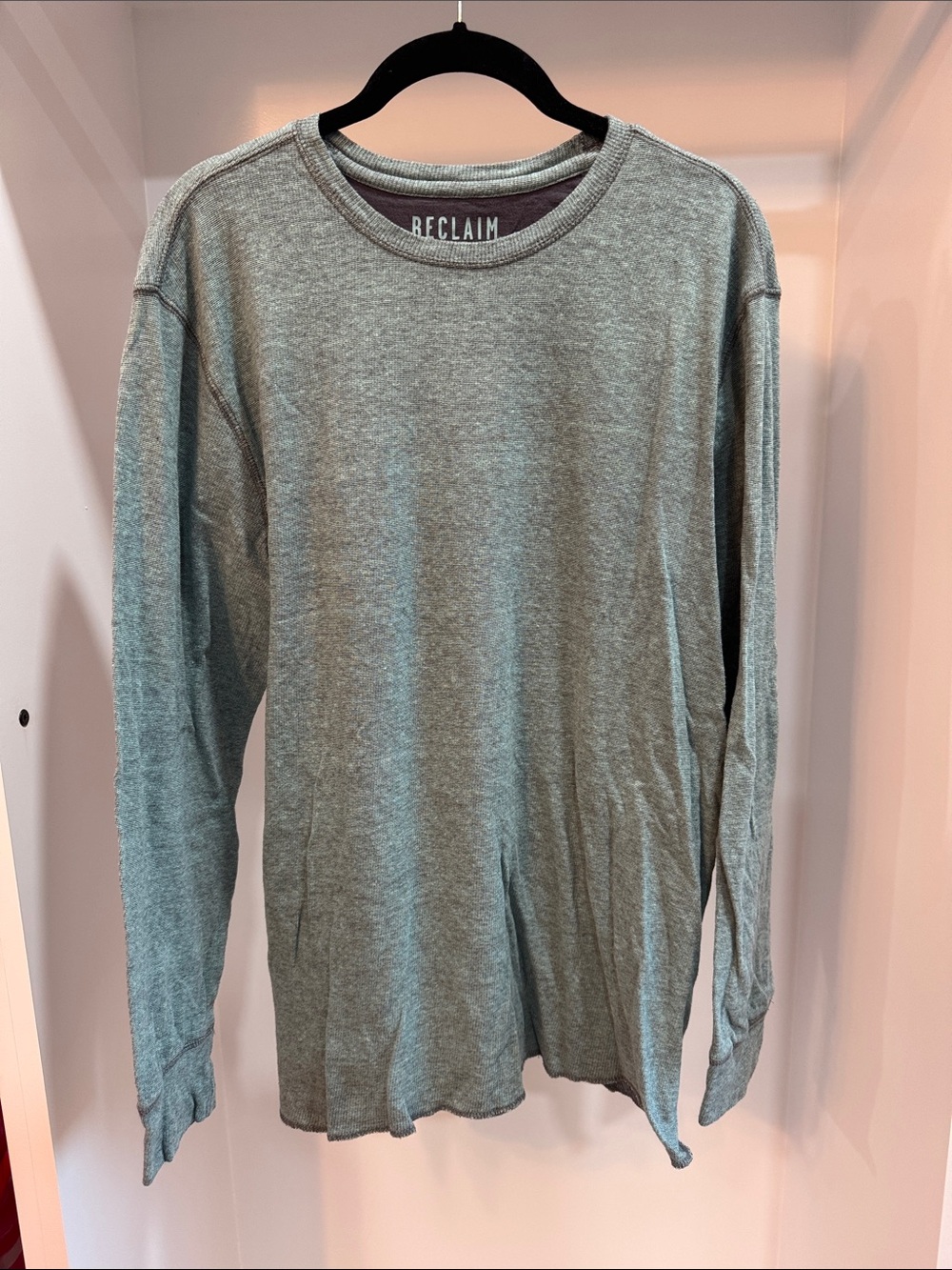 Men's Long-Sleeve Crewneck Shirt — Light Sage Green